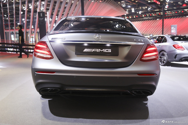 AMG E