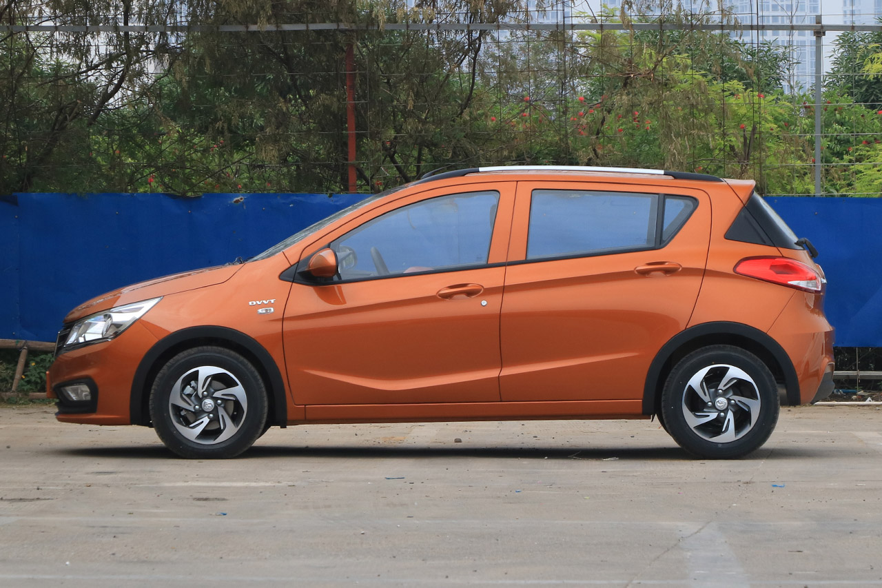 2017款宝骏310 1.5L自动时尚型