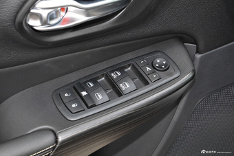 2017款自由光2.4L自动领先版智能包