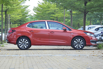 2016款雪铁龙C4L 1.6T自动精英型