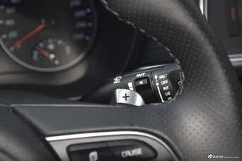 2016款起亚K5 1.6T自动LUXURY