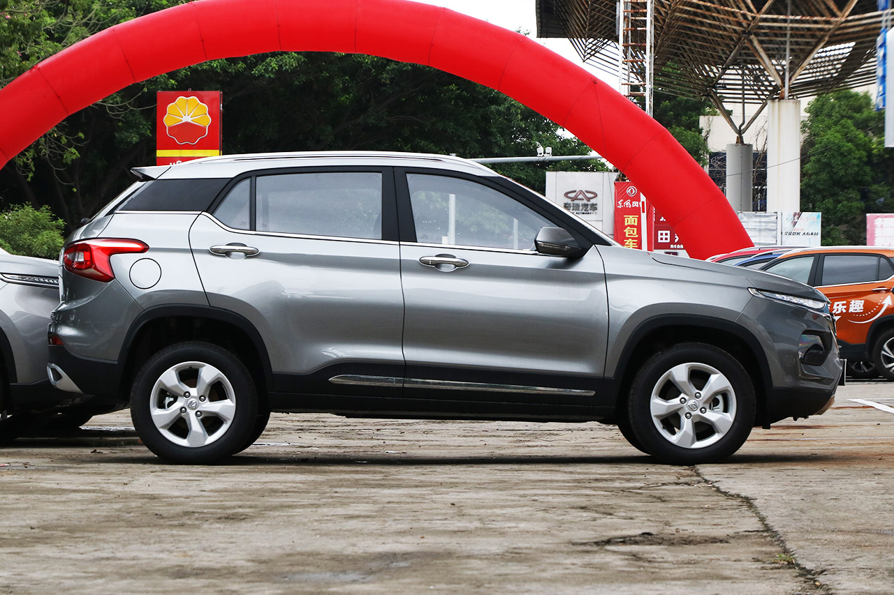 2017款宝骏510 1.5L自动时尚型