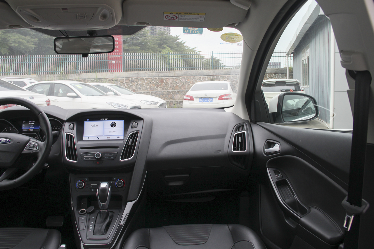 2018款福克斯三厢1.5T自动精英型EcoBoost 180