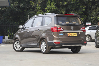 2016款宝骏730 1.5T手动舒适版 7座