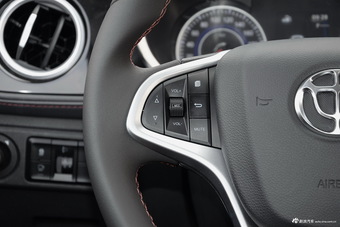 2016款中华V3 1.5T自动旗舰型 炫舞橙