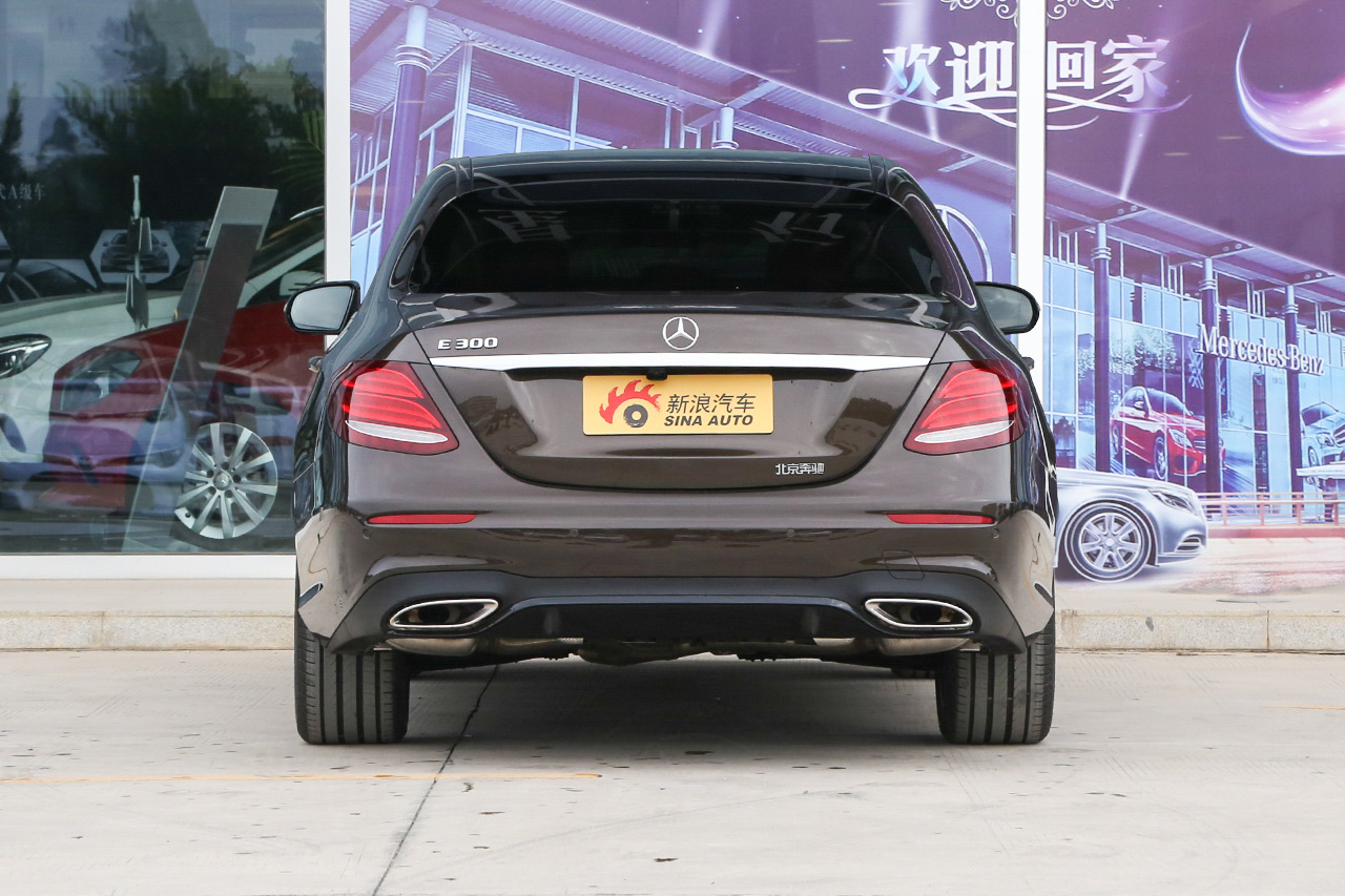 2016款奔驰E级E300L 豪华型