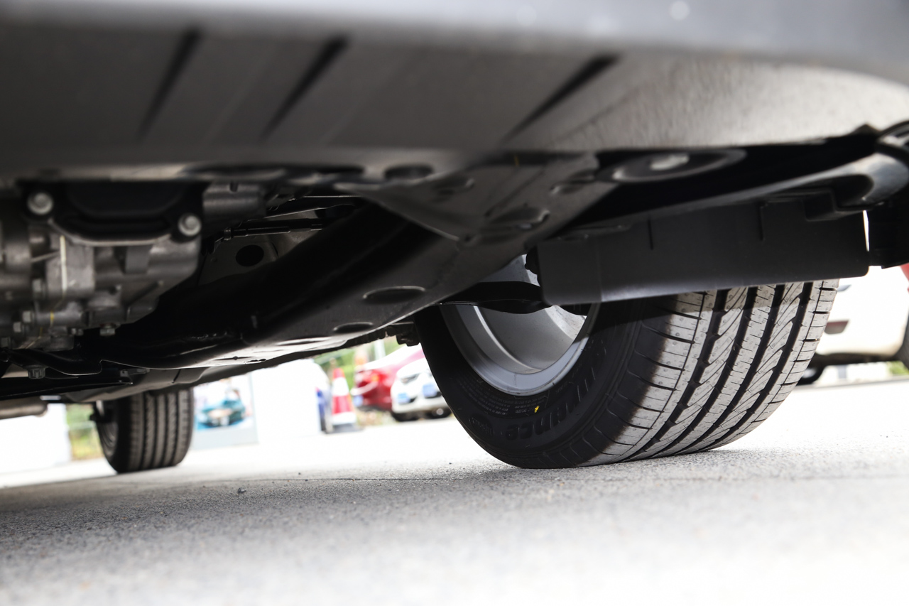 2016款英朗1.5L自动精英型15N 托帕石棕