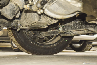 2016款中华V3 1.5T手动精英型