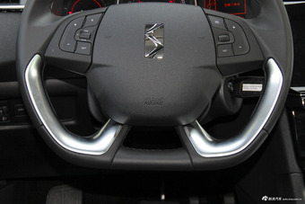 2018款DS 5LS 1.6T自动30THP时尚型