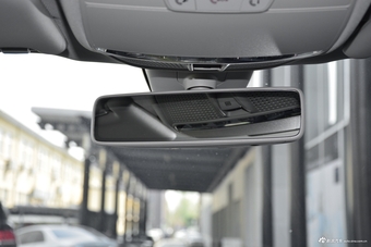 2018款奔驰E级改款2.0T自动 300L 运动豪华型