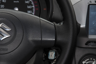 2013款奥拓1.0L手动豪华型 海沙蓝