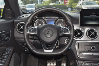 2017款奔驰CLA级改款 2.0T自动220 4MATIC