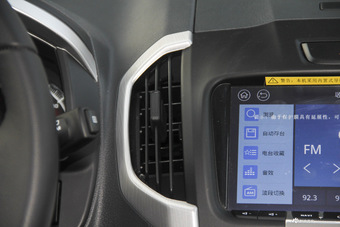 2017款五十铃mu-X 2.5T自动四驱尊享型7座