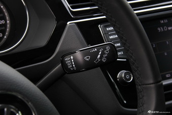 2017款途观L 1.8T自动两驱舒适版330TSI