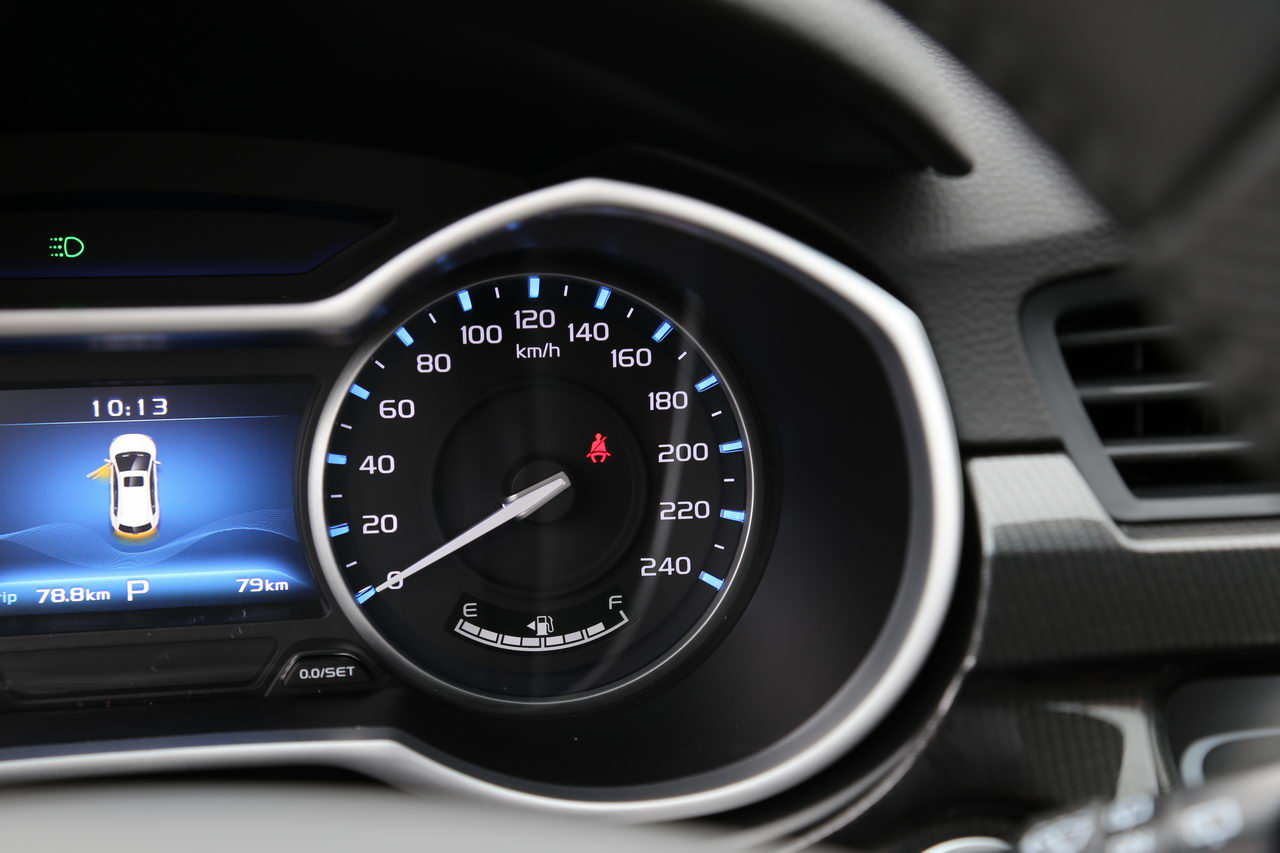 2017款吉利帝豪1.3T自动RS两厢百万款向上版