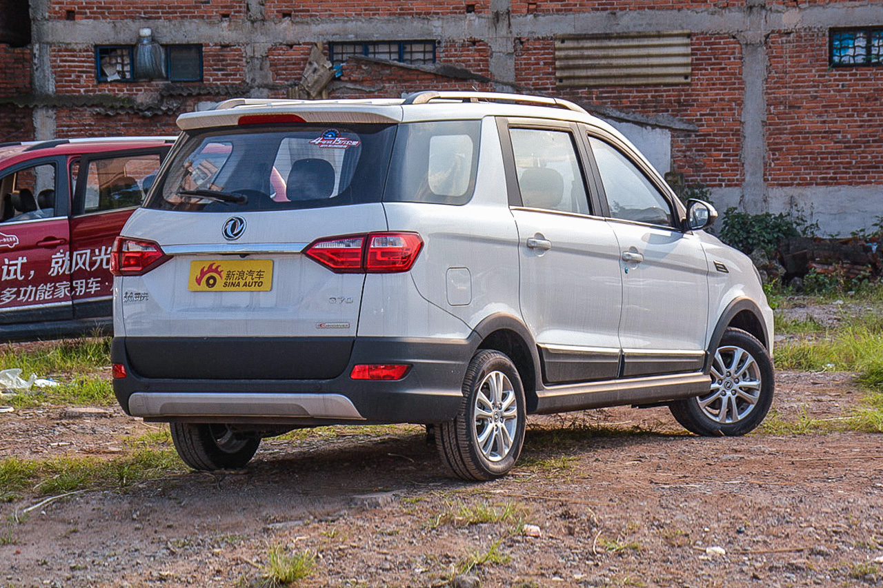 2016款风光370 1.5L手动豪华型7座