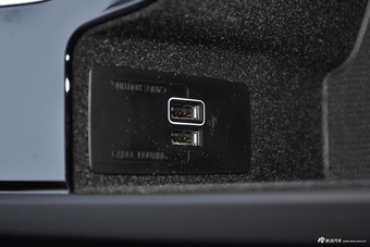 2018款沃尔沃XC90升级版 2.0T自动 T6智雅版