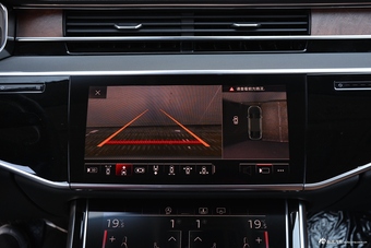 2018款奥迪A8L 3.0T自动55 TFSI quattro尊贵型