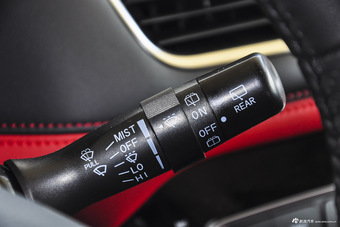 2016款哈弗H1 1.5L手动豪华型蓝标改款 爵仕红