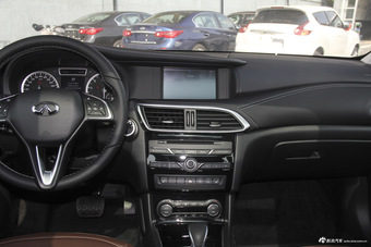 2017款英菲尼迪QX30 1.6T自动两驱时尚版