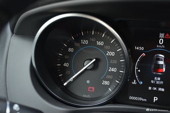 2017款捷豹XE R-SPORT 2.0T自动i4 Ti (200PS)