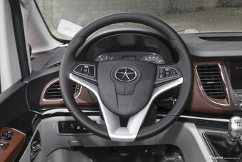 2016款瑞风M5 2.0T手动汽油公务版