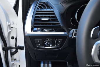 2019款宝马X4 2.0T自动xDrive25i M运动套装