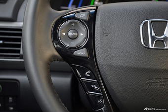 2016款本田雅阁混动2.0L自动锐尊版宝石红