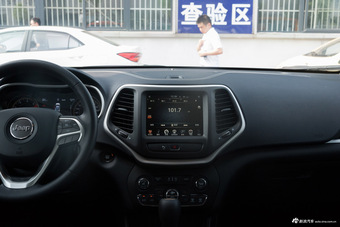 2017款自由光2.4L自动卓越版