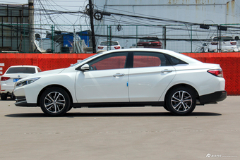 2018款启辰D60 1.6L自动智联精英版