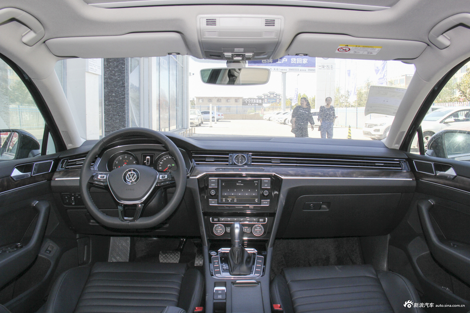 2018款迈腾改款2.0T自动380TSI DSG豪华型