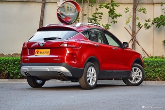 2018款奔腾X80 2.0L自动20周年纪念版