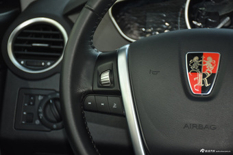 2014款荣威550S 1.8L自动智选版 温莎白