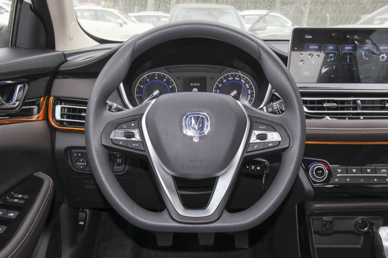 2018款逸动DT 1.6L手动智享型