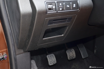 2017款宝骏560律动版1.5T手动乐享型