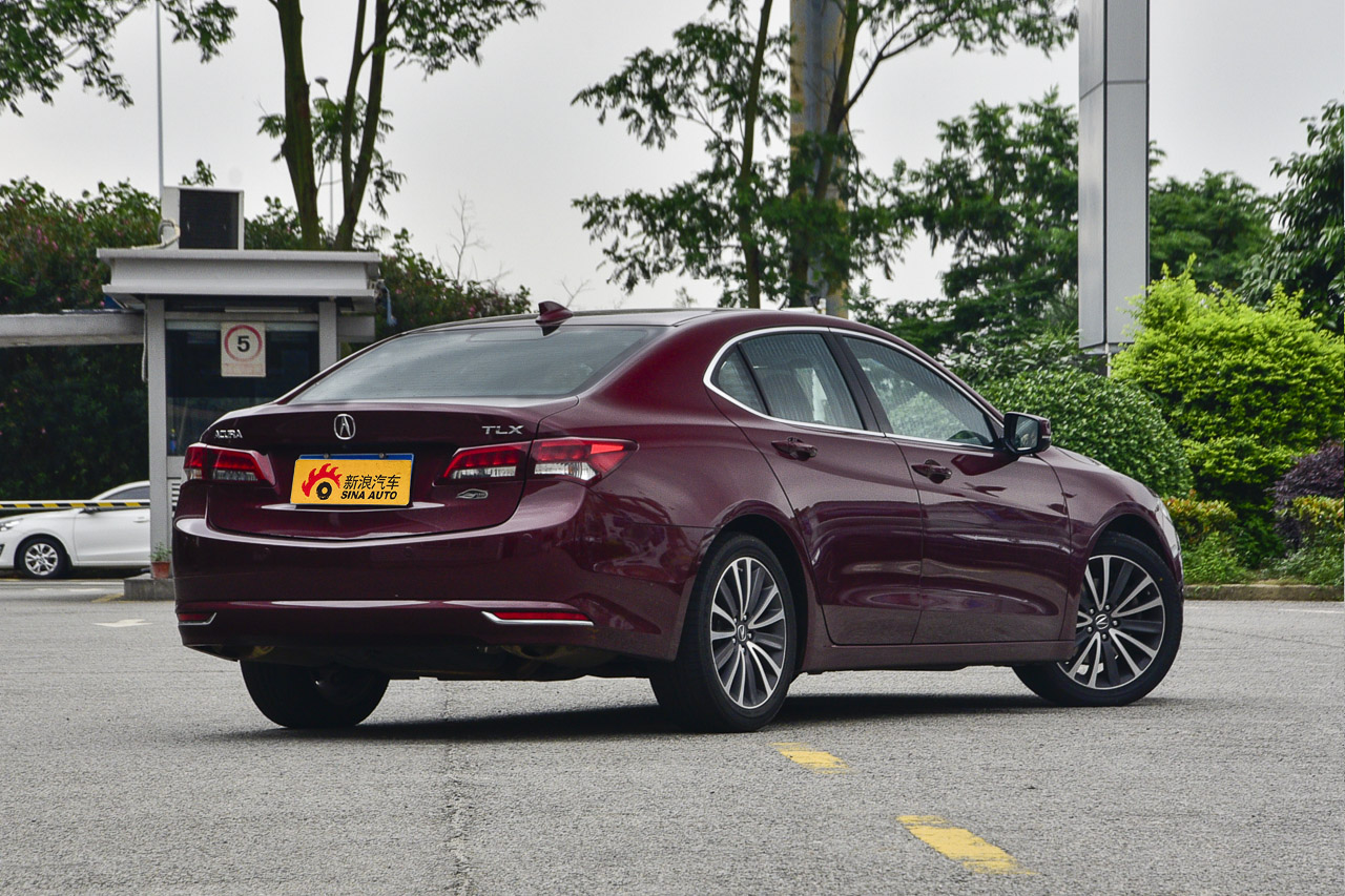 2015款讴歌TLX 2.4L自动豪华版