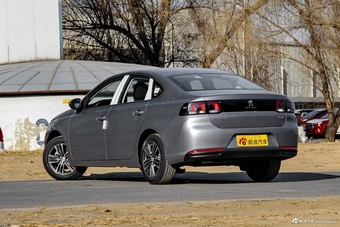 2016款标致308 1.6L自动时尚版