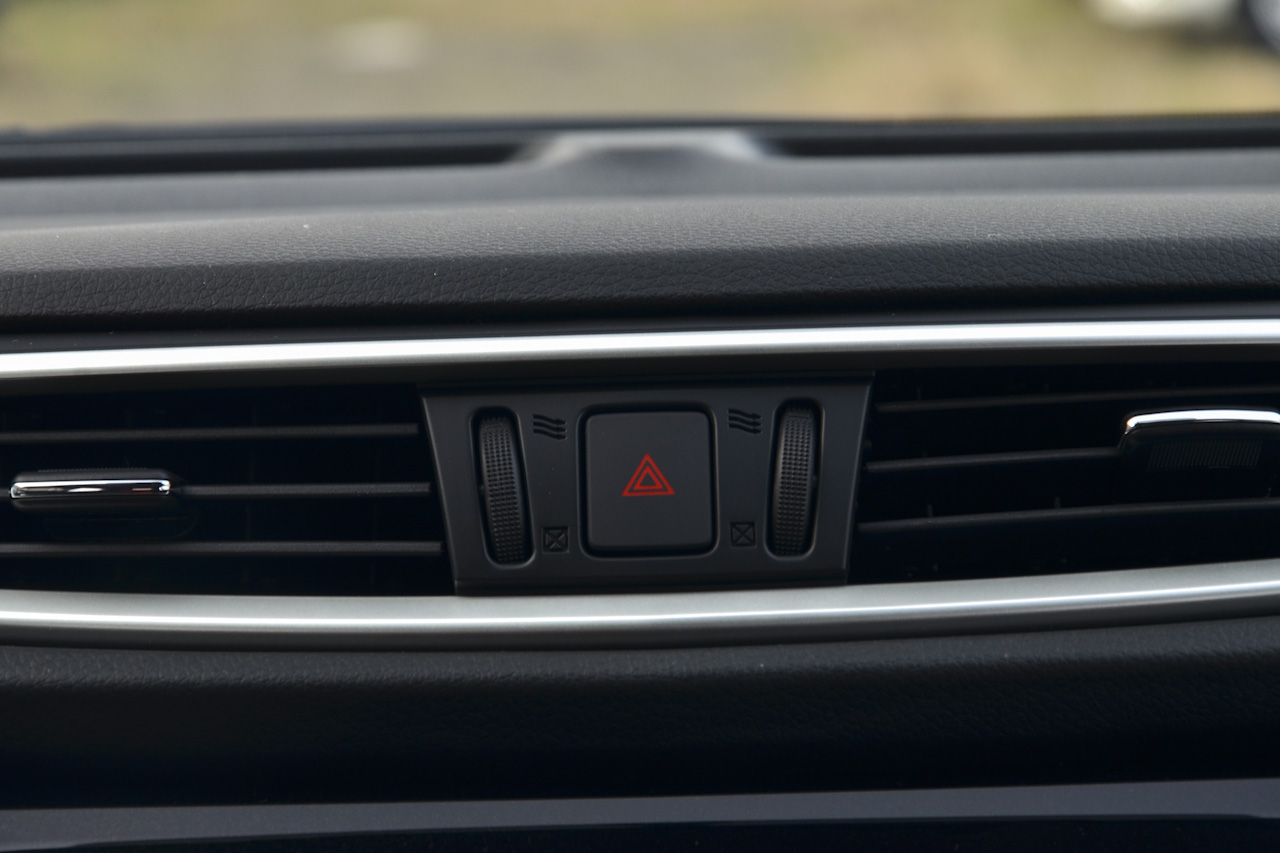 2017款逍客2.0L自动豪华版