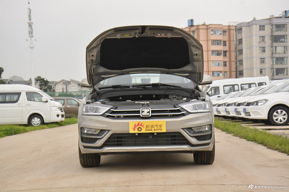 2016款众泰SR7 1.5T自动魔方之路版