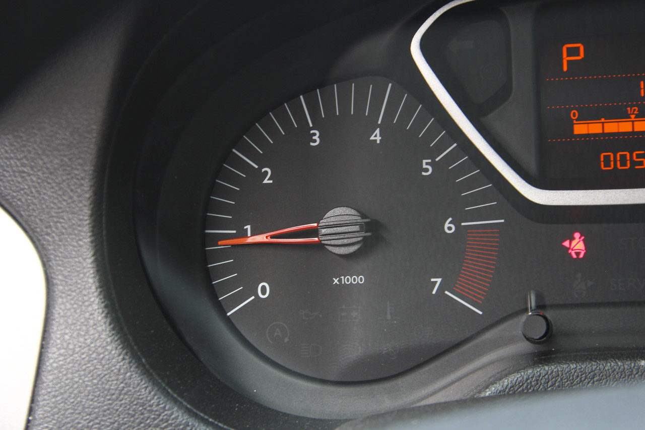 2016款全新爱丽舍1.6L自动舒适型