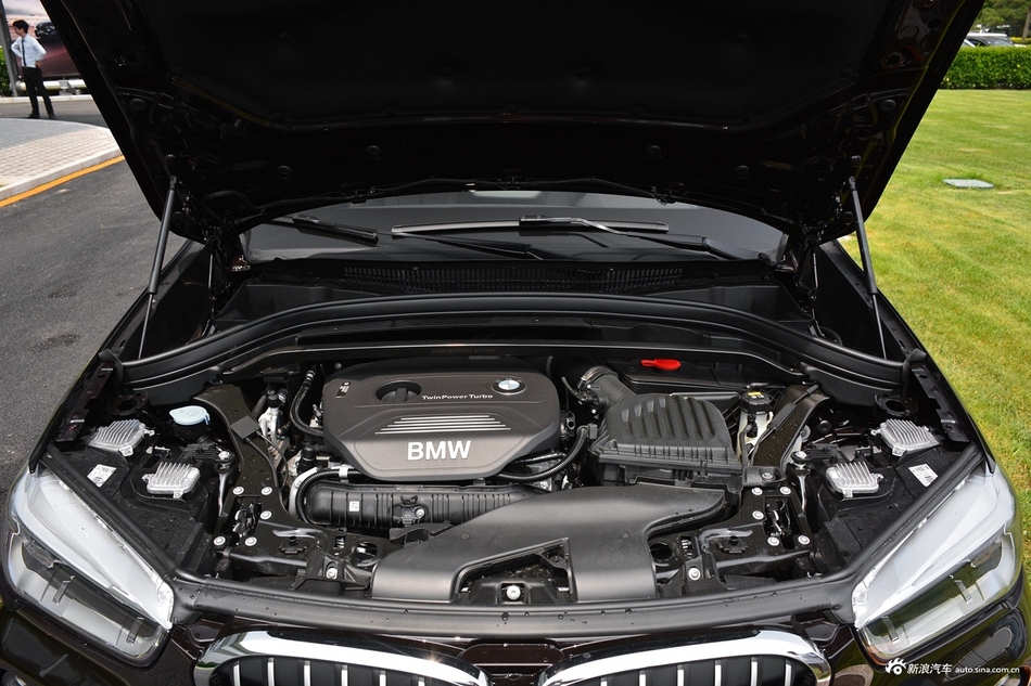 2018款宝马X1 2.0T自动xDrive20Li尊享型