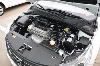 2016款宝骏310 1.2L手动时尚型