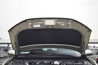 2017款本田UR-V 2.0L 370TURBO自动四驱尊耀版