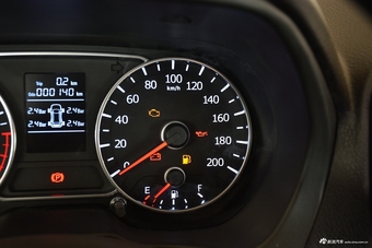 2018款陆风X8 1.8T手动汽油4X4豪华型