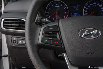 2017款悦动1.6L手动悦值版GLS