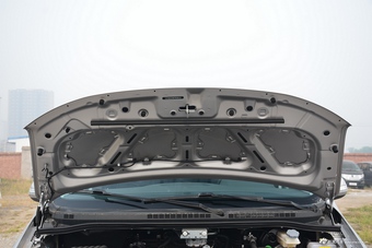 2016款瑞风M4 2.0L手动舒适型 银色