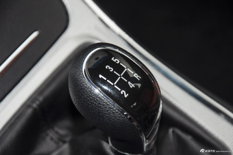 2015款 宝骏560 1.8L手动精英型