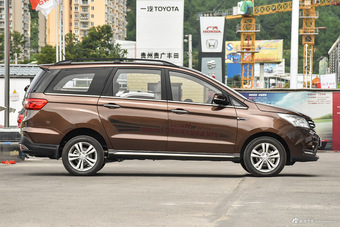 2016款北汽幻速H3F 1.5L手动尊贵型7座