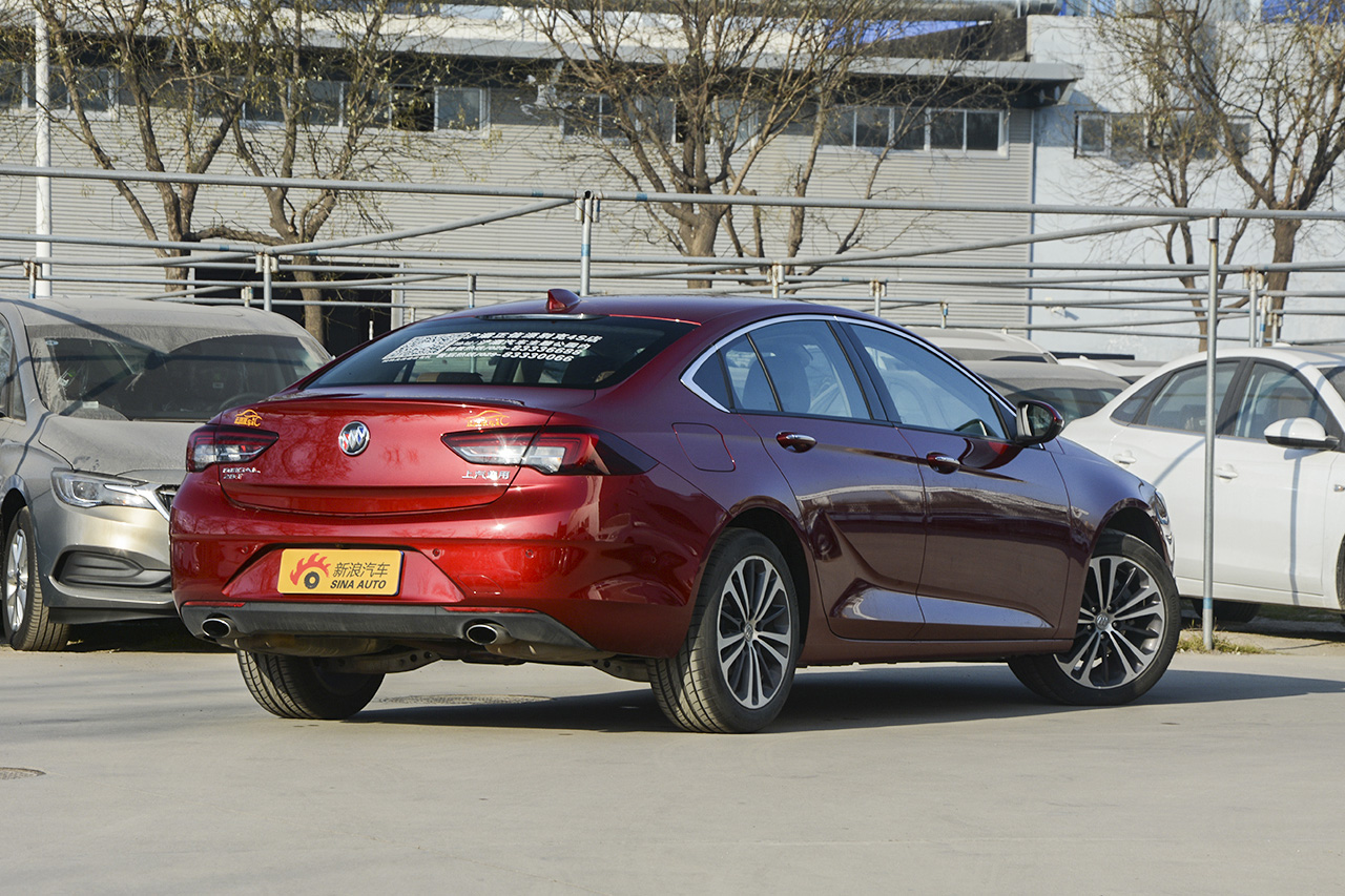 2017款君威2.0T自动尊贵型28T