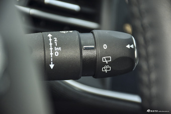 2015款东风标致308S 1.6T自动睿驰版